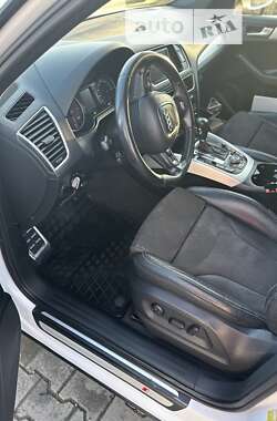 Внедорожник / Кроссовер Audi Q5 2011 в Черновцах