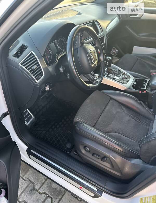 Внедорожник / Кроссовер Audi Q5 2011 в Черновцах