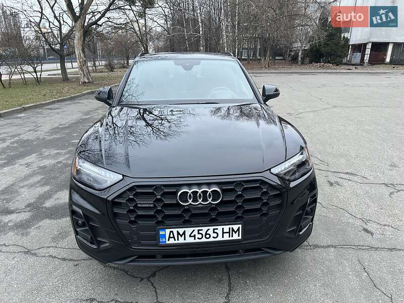 Внедорожник / Кроссовер Audi Q5 2021 в Киеве