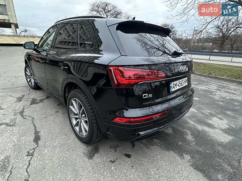 Внедорожник / Кроссовер Audi Q5 2021 в Киеве