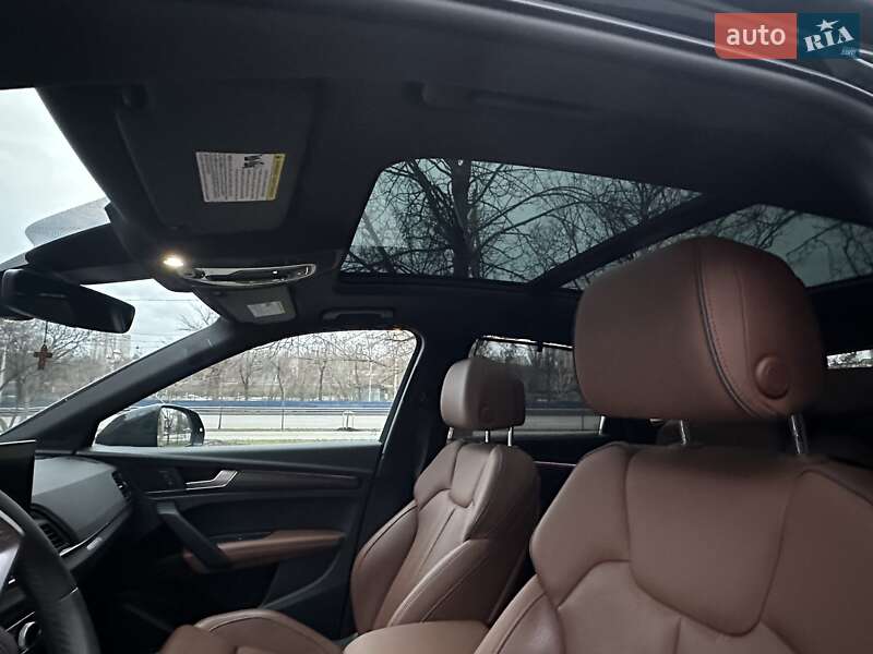 Внедорожник / Кроссовер Audi Q5 2021 в Киеве