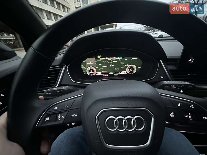 Внедорожник / Кроссовер Audi Q5 2021 в Киеве