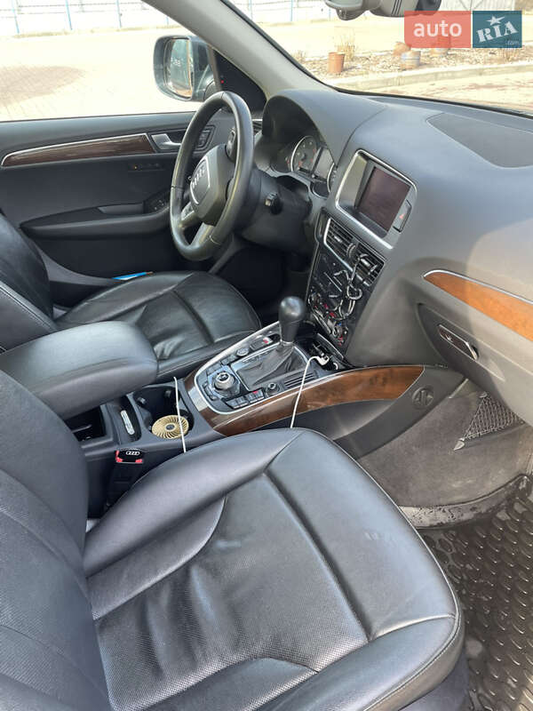 Внедорожник / Кроссовер Audi Q5 2009 в Полтаве