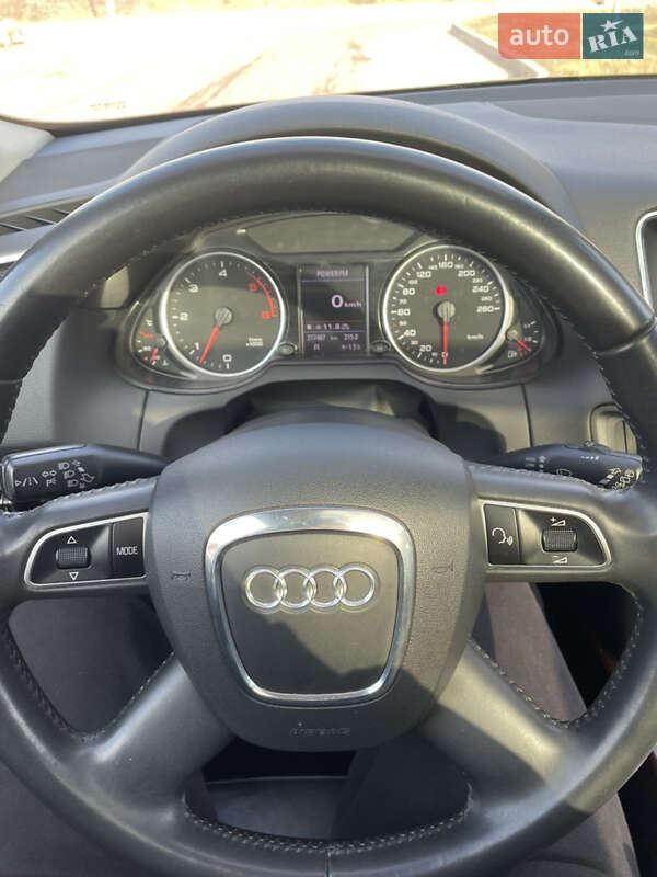 Внедорожник / Кроссовер Audi Q5 2009 в Полтаве