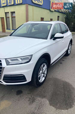 Позашляховик / Кросовер Audi Q5 2019 в Ужгороді