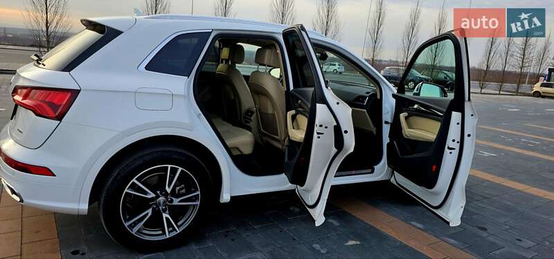 Внедорожник / Кроссовер Audi Q5 2019 в Одессе