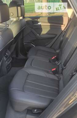 Внедорожник / Кроссовер Audi Q5 2019 в 