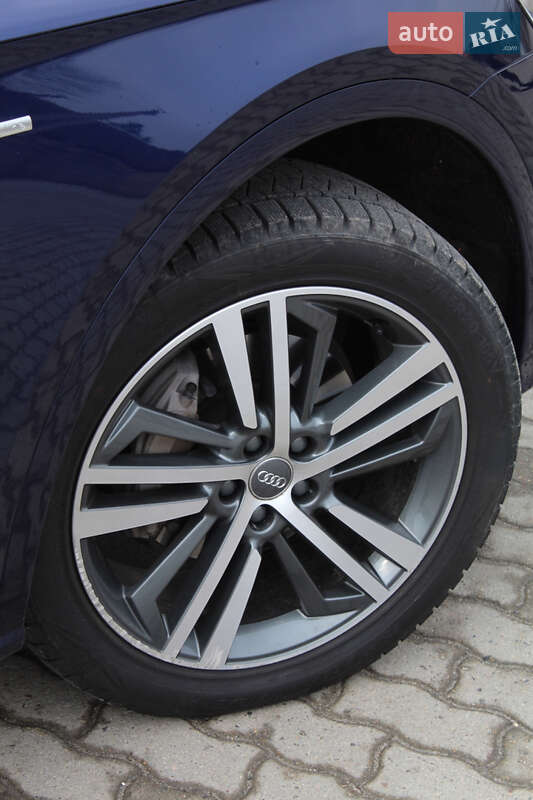 Позашляховик / Кросовер Audi Q5 2017 в Львові