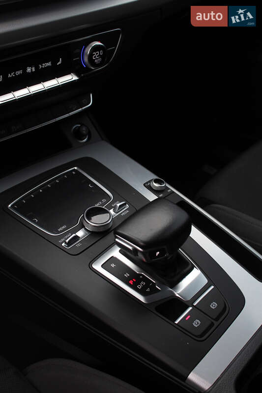 Позашляховик / Кросовер Audi Q5 2017 в Львові