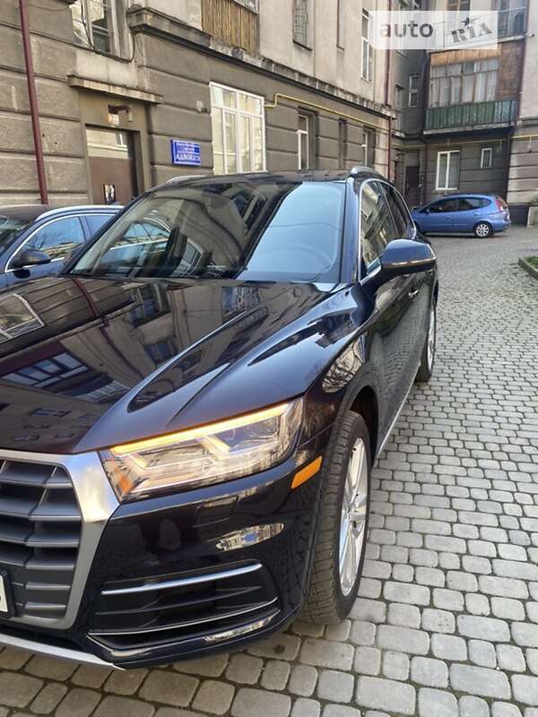 Внедорожник / Кроссовер Audi Q5 2018 в Ивано-Франковске