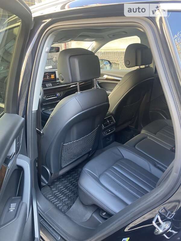 Внедорожник / Кроссовер Audi Q5 2018 в Ивано-Франковске