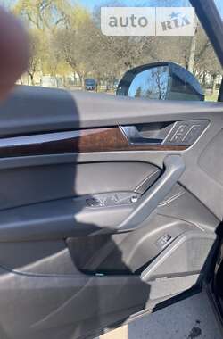 Внедорожник / Кроссовер Audi Q5 2018 в 