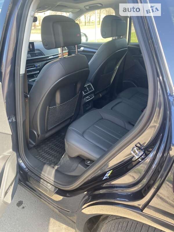 Внедорожник / Кроссовер Audi Q5 2018 в Ивано-Франковске
