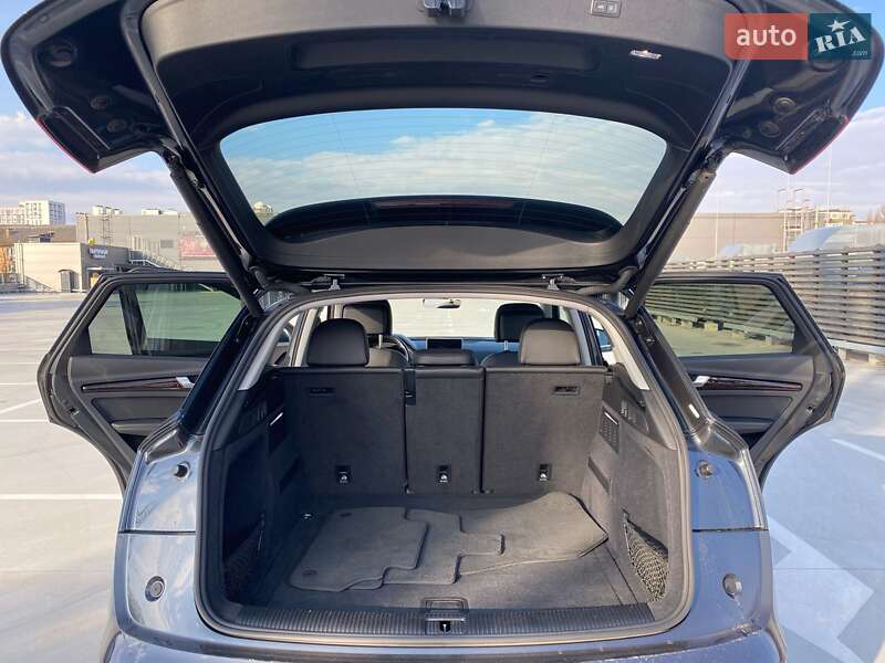 Внедорожник / Кроссовер Audi Q5 2018 в Киеве