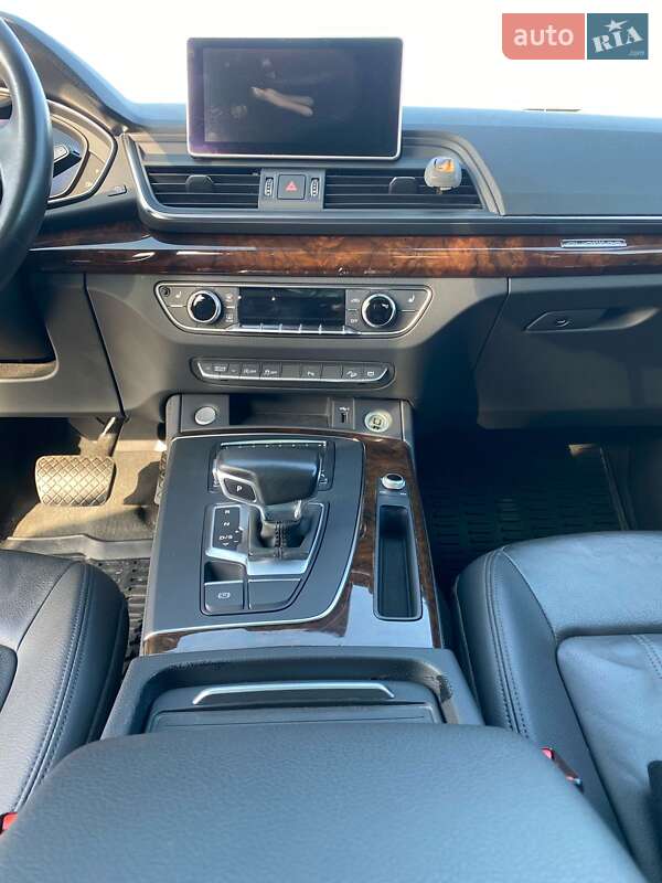 Внедорожник / Кроссовер Audi Q5 2018 в Киеве