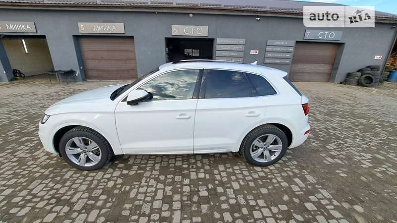Внедорожник / Кроссовер Audi Q5 2017 в Стрые