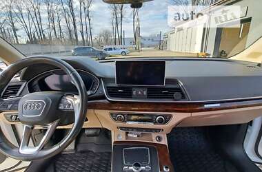 Внедорожник / Кроссовер Audi Q5 2017 в 