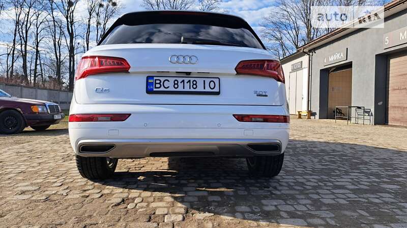 Внедорожник / Кроссовер Audi Q5 2017 в Стрые