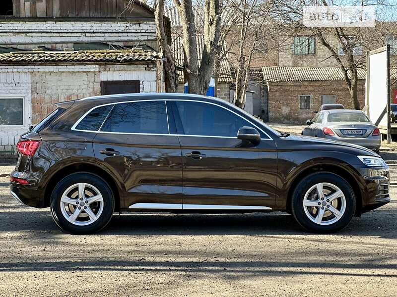 Позашляховик / Кросовер Audi Q5 2018 в Києві