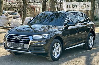 Внедорожник / Кроссовер Audi Q5 2018 в 