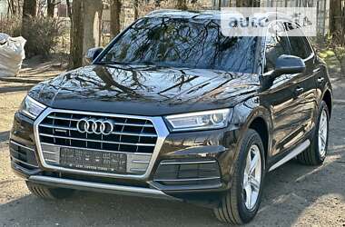 Внедорожник / Кроссовер Audi Q5 2018 в 