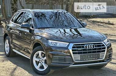 Внедорожник / Кроссовер Audi Q5 2018 в 