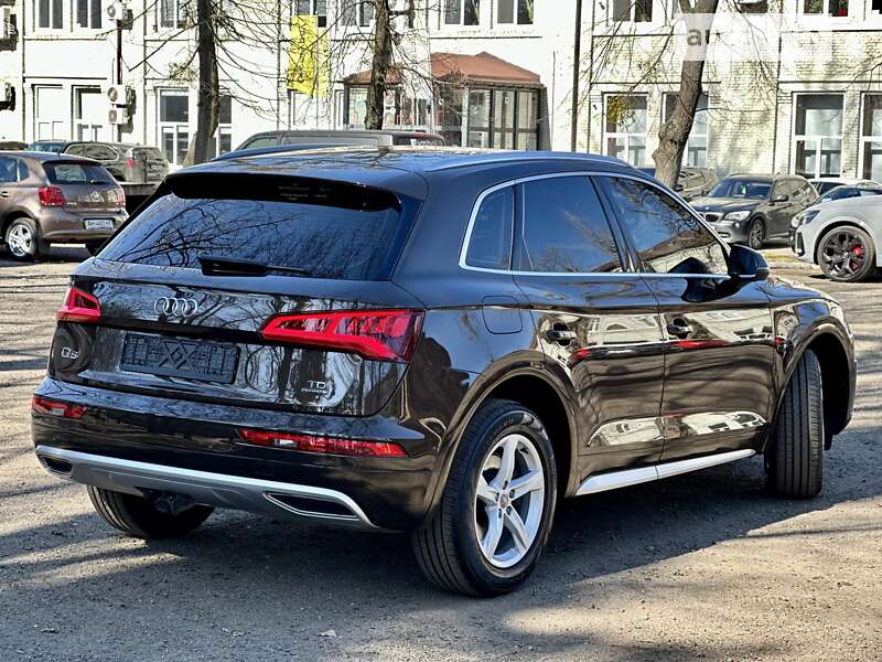 Позашляховик / Кросовер Audi Q5 2018 в Києві