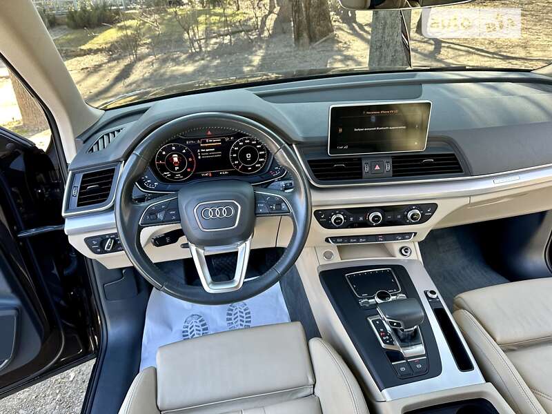 Позашляховик / Кросовер Audi Q5 2018 в Києві