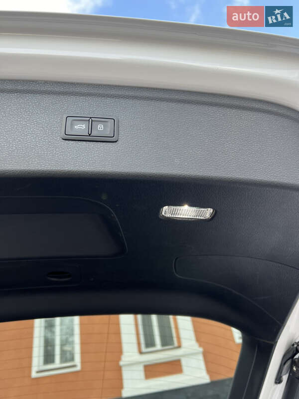 Позашляховик / Кросовер Audi Q5 2020 в Хмільнику