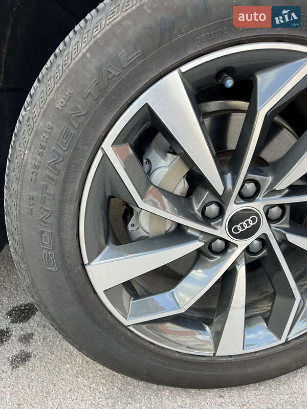 Позашляховик / Кросовер Audi Q5 2020 в Хмільнику