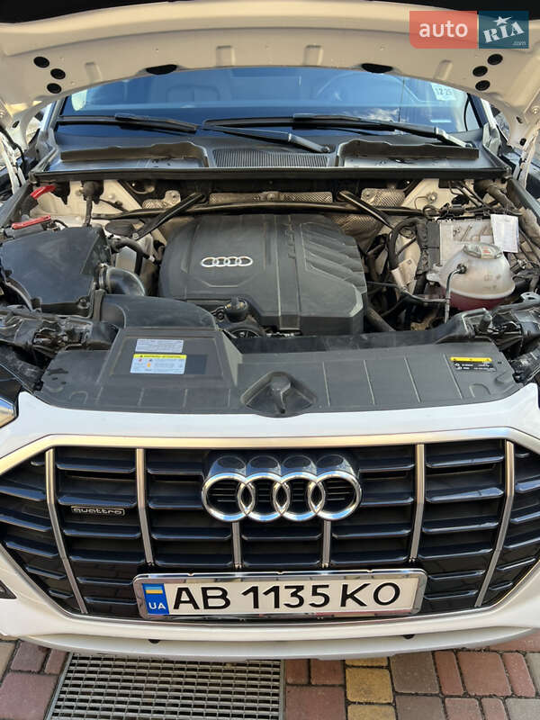 Позашляховик / Кросовер Audi Q5 2020 в Хмільнику