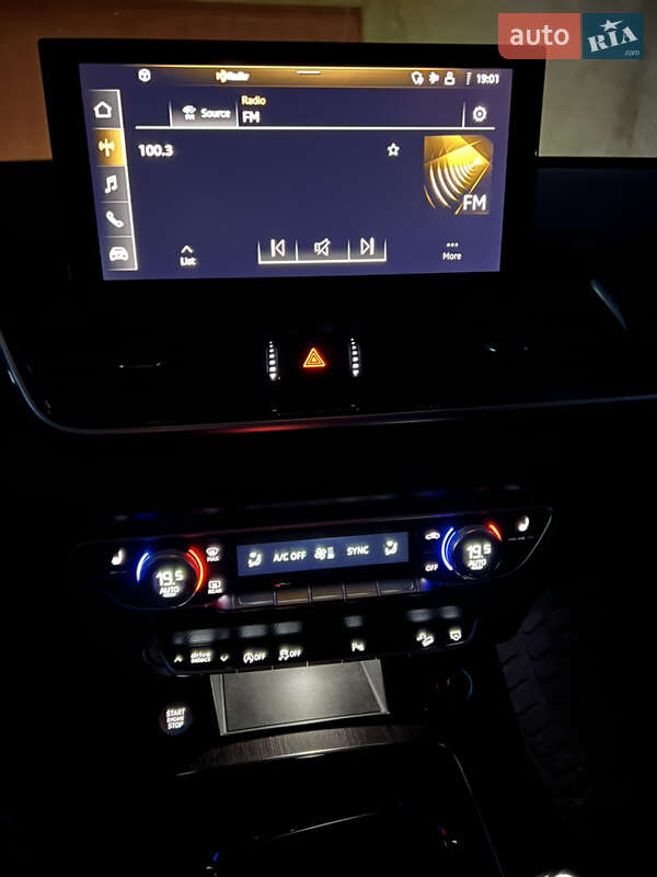 Позашляховик / Кросовер Audi Q5 2020 в Хмільнику