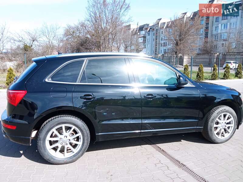 Внедорожник / Кроссовер Audi Q5 2011 в Шептицькому