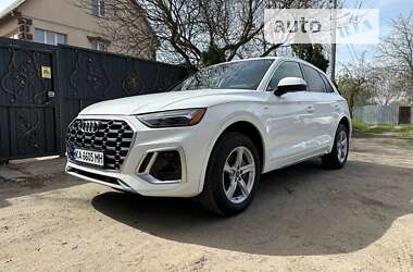 Внедорожник / Кроссовер Audi Q5 2020 в Киеве