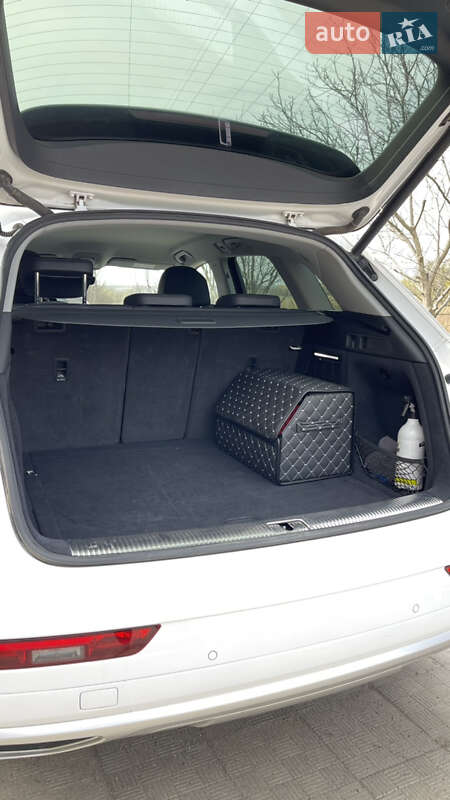 Внедорожник / Кроссовер Audi Q5 2017 в Новомиргороде фото 13 Внедорожник / Кроссовер Audi Q5 2017 в Новомиргороде