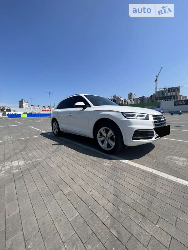 Внедорожник / Кроссовер Audi Q5 2017 в Одессе