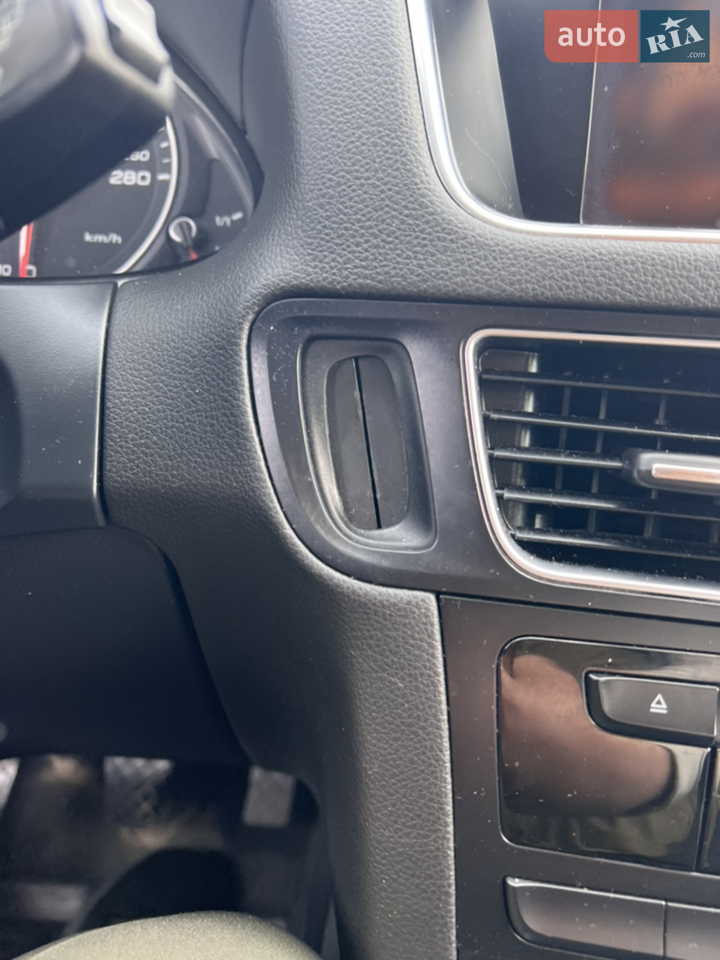 Audi Q5 2013 VIN WAUZZZ8R8EA021813 фото оголошення 39 з 42