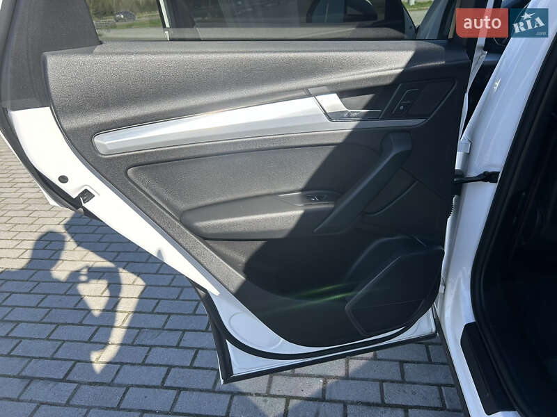 Внедорожник / Кроссовер Audi Q5 2017 в Львове фото 19 Внедорожник / Кроссовер Audi Q5 2017 в Львове