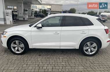Внедорожник / Кроссовер Audi Q5 2018 в 