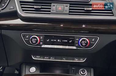 Внедорожник / Кроссовер Audi Q5 2018 в 