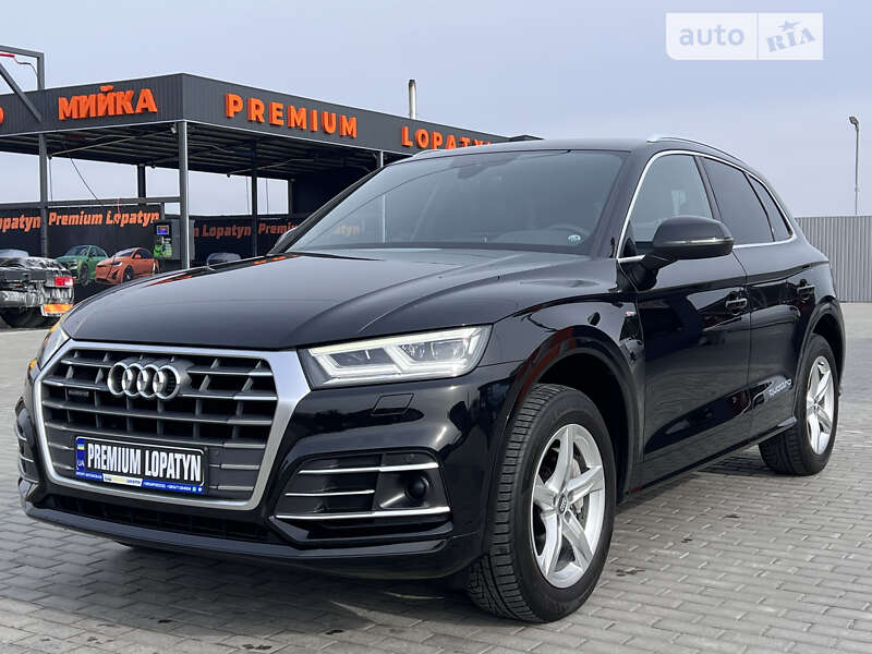Внедорожник / Кроссовер Audi Q5 2017 в Лопатине