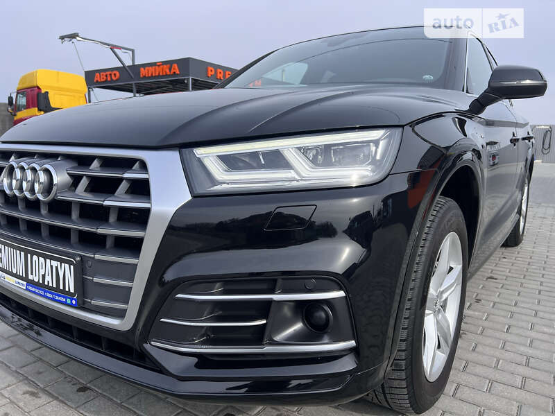 Внедорожник / Кроссовер Audi Q5 2017 в Лопатине