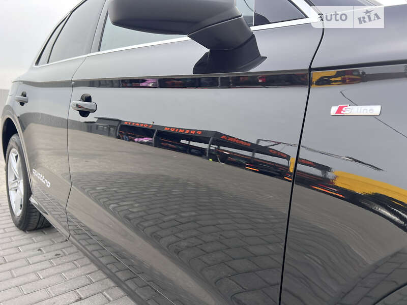 Внедорожник / Кроссовер Audi Q5 2017 в Лопатине