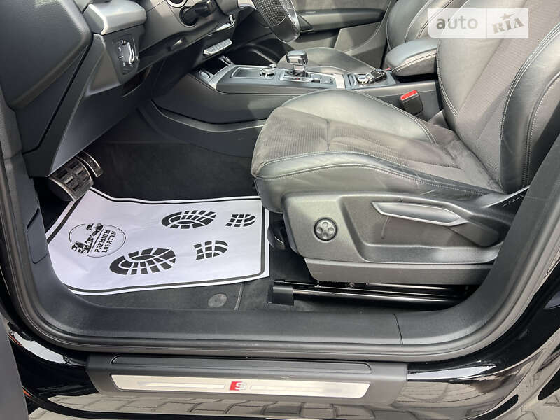 Внедорожник / Кроссовер Audi Q5 2017 в Лопатине