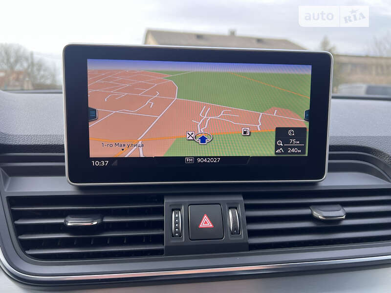 Внедорожник / Кроссовер Audi Q5 2017 в Лопатине