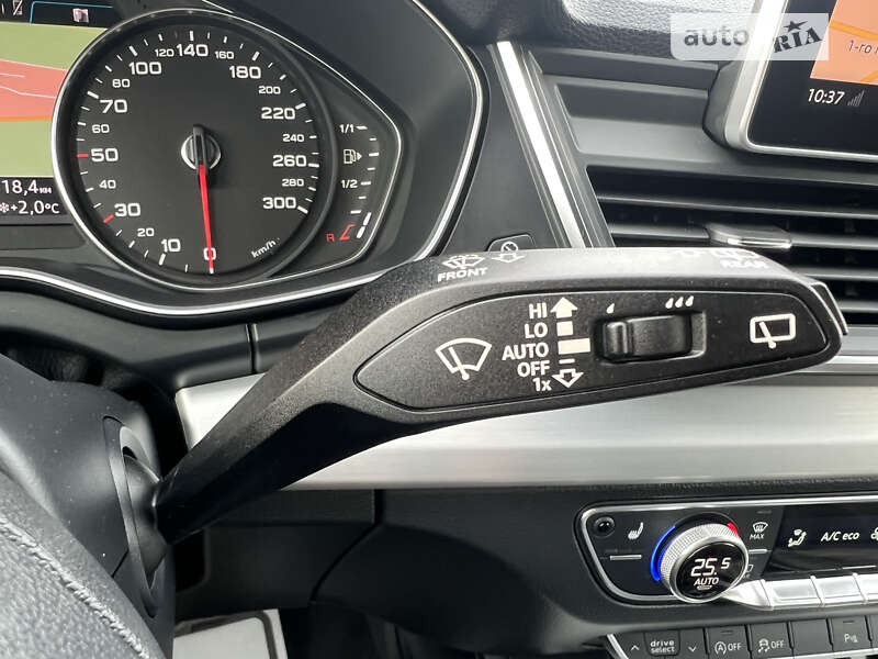 Внедорожник / Кроссовер Audi Q5 2017 в Лопатине