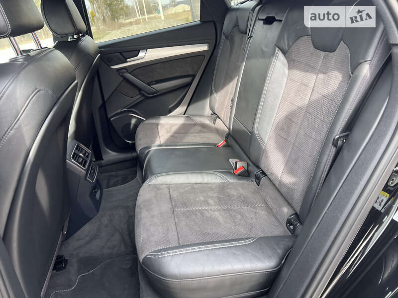 Внедорожник / Кроссовер Audi Q5 2017 в Лопатине