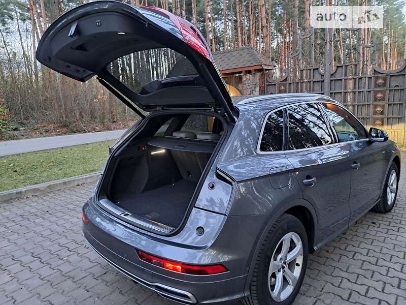 Внедорожник / Кроссовер Audi Q5 2017 в Львове