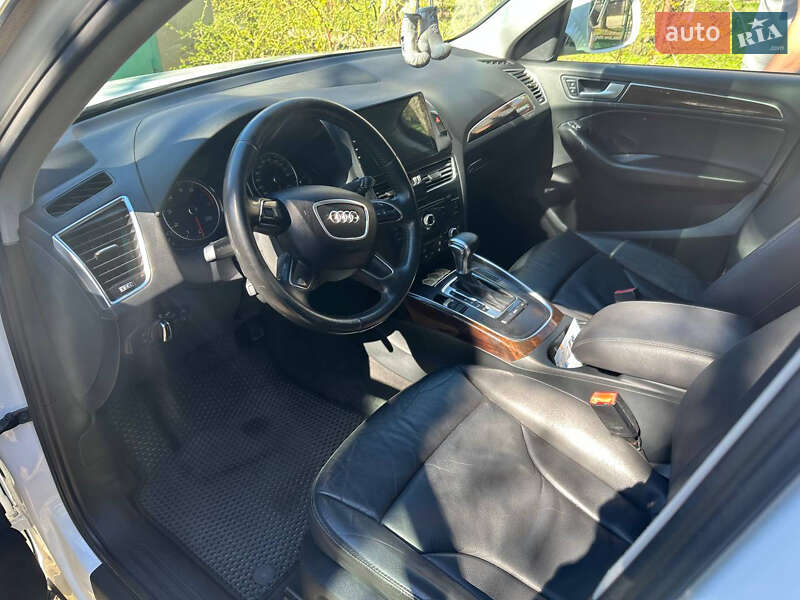 Внедорожник / Кроссовер Audi Q5 2012 в 