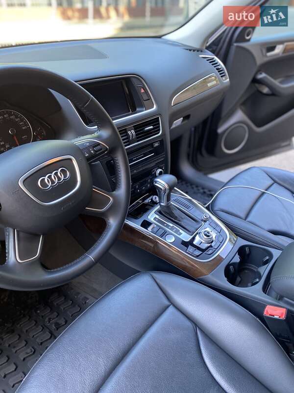 Внедорожник / Кроссовер Audi Q5 2015 в Одессе